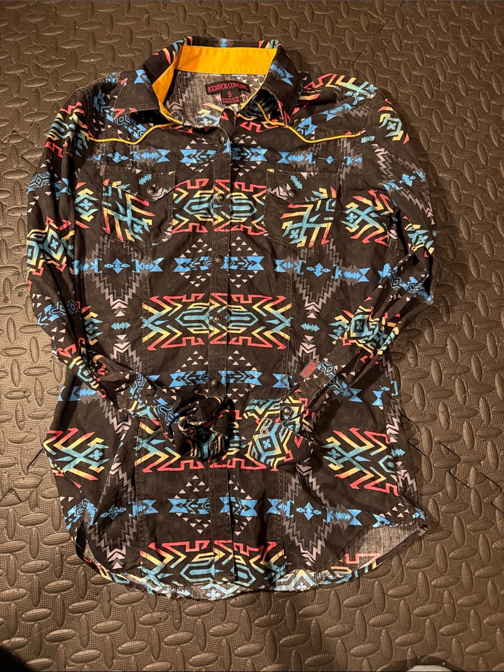 Women's Rodeo Black Aztec Print Button-Up Shirt - Multicolor Pattern